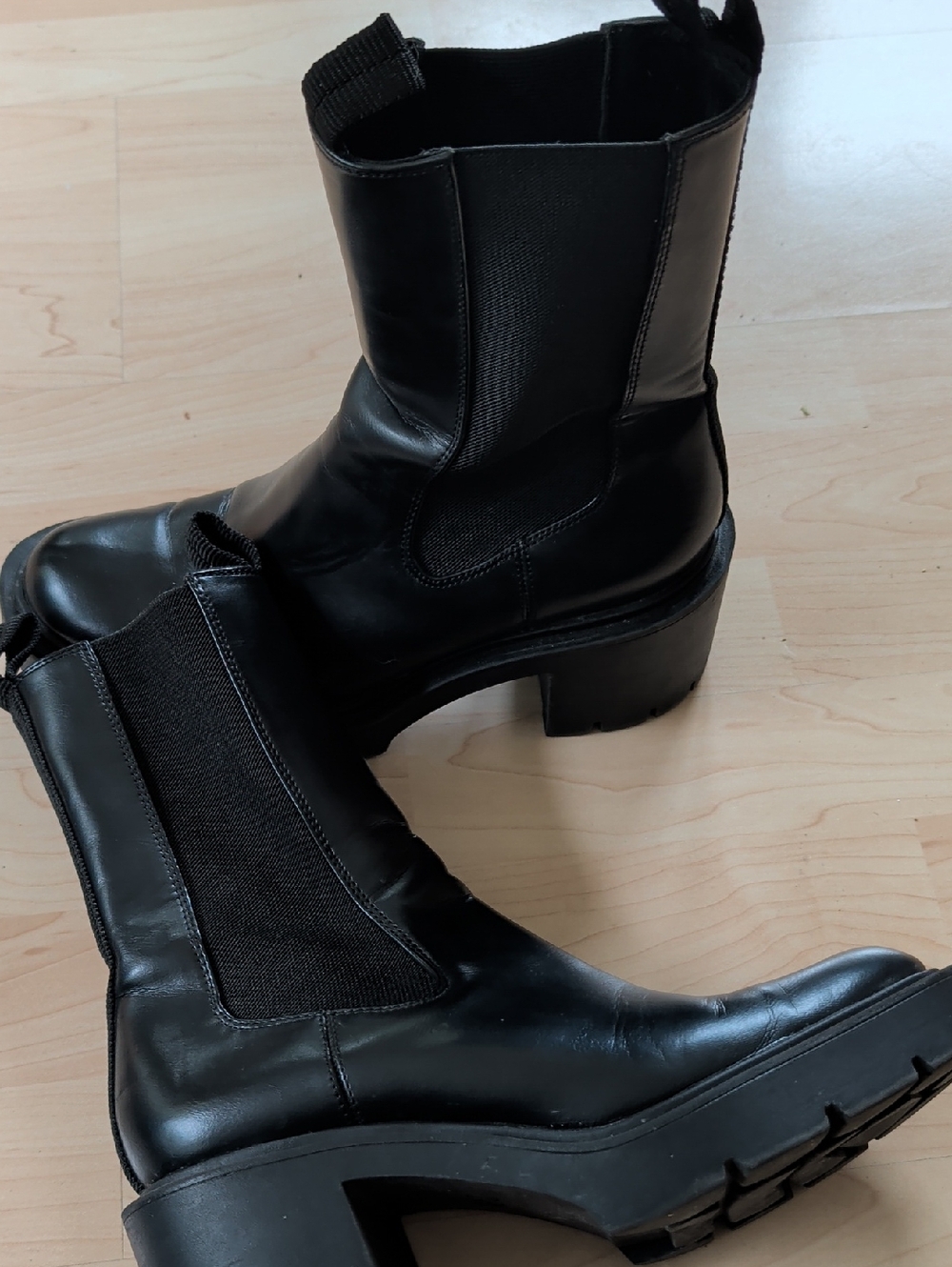 ZARA Black Chelsea Platform Boots - Women